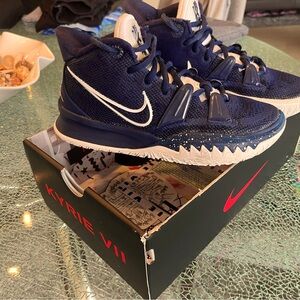 Nike Kyrie 7 TB